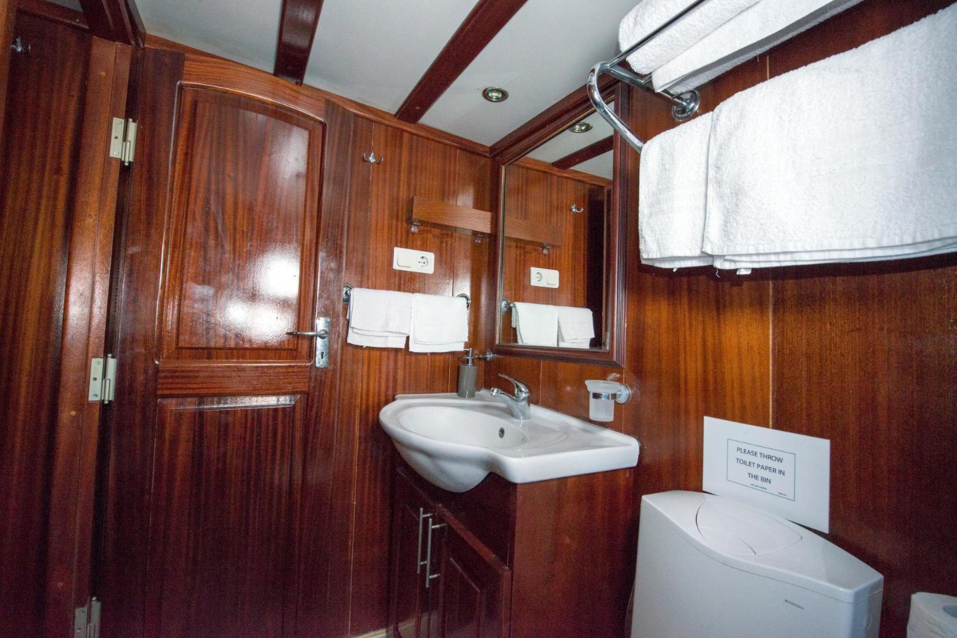 Tersane IV Vincitore 4 Hotel Di Bruno Barbieri Palermo Ngoại thất bức ảnh