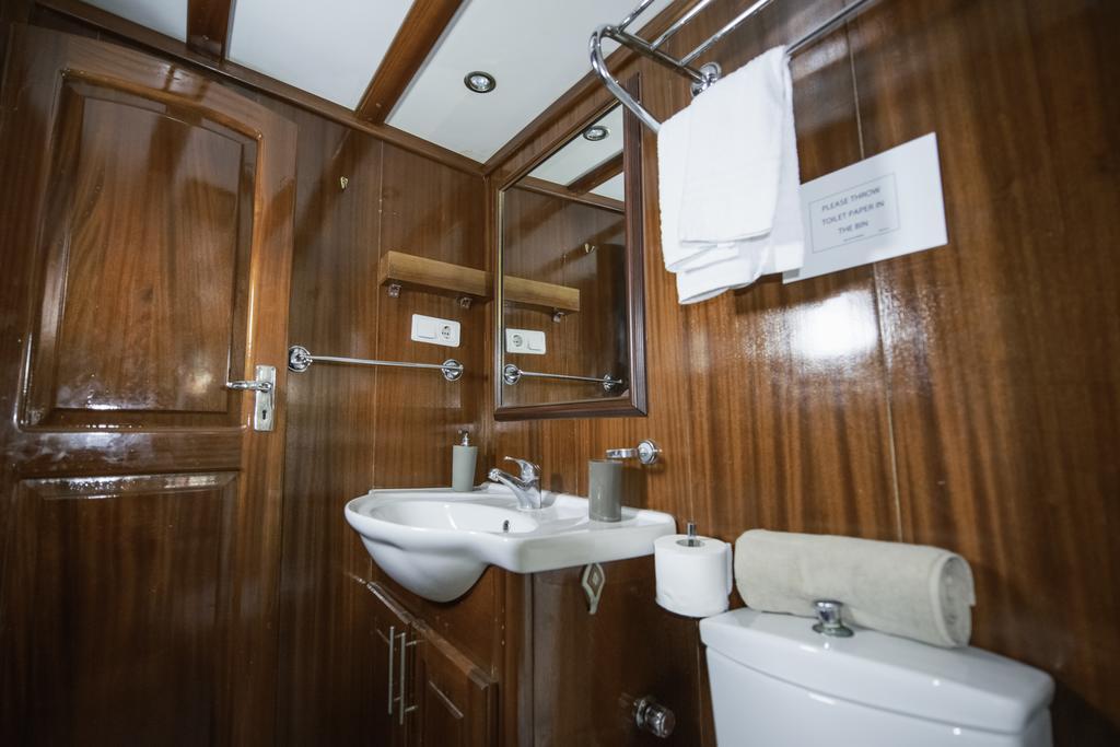 Tersane IV Vincitore 4 Hotel Di Bruno Barbieri Palermo Ngoại thất bức ảnh